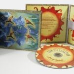 Recycled CD Jacket 4pp thumbhole ntoch pocket booklet